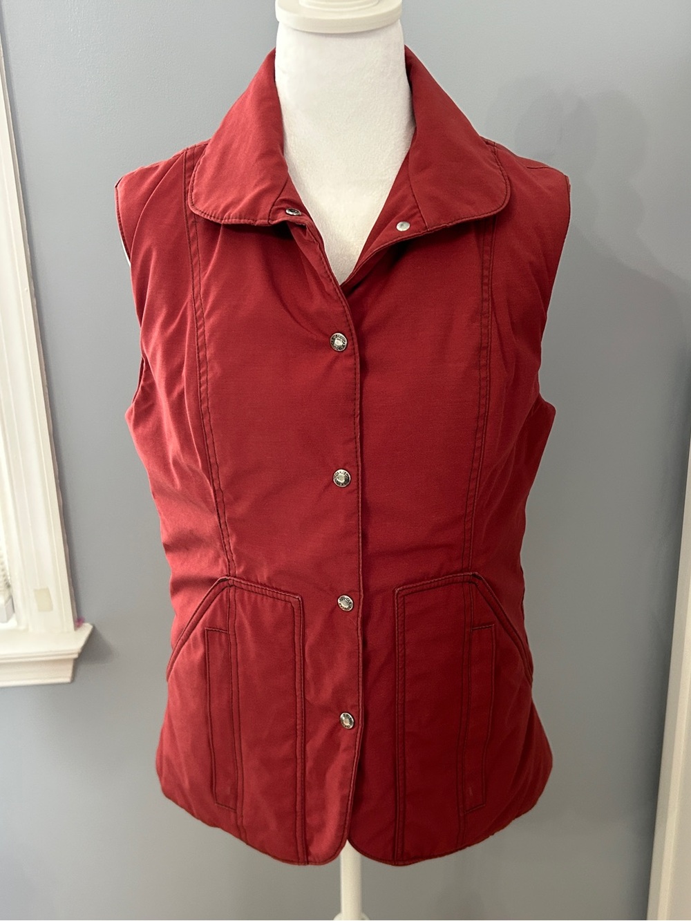 Caribou Mountaineering Women’s M Thinsulate Insulated Outdoor Vest Rust Red